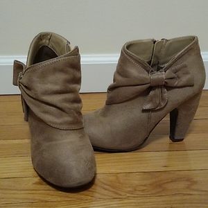 Ankle booties